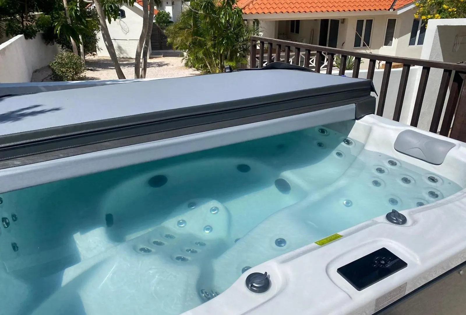 Villa Noni Curacao Met Jacuzzi Jan Thiel