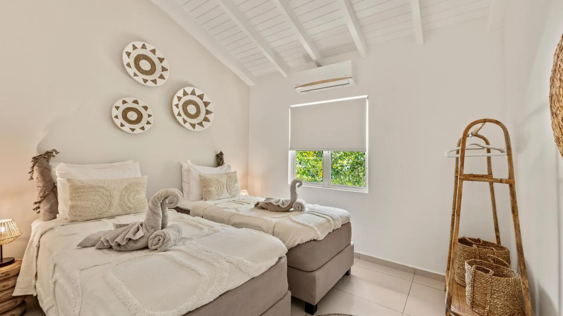 Villa Noni Curacao Met Jacuzzi Jan Thiel